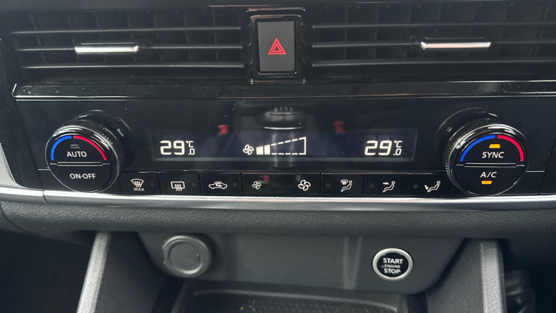 Nissan Qashqai 1.3 DiG-T MH Acenta Premium 5dr Petrol Hatchback